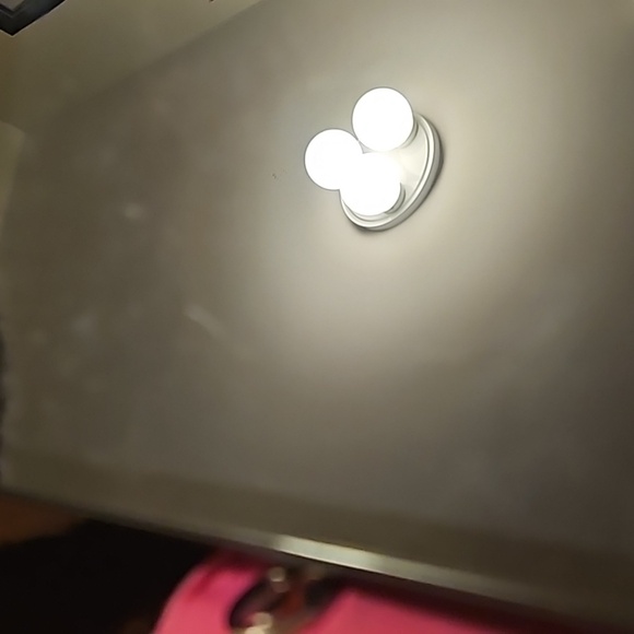 Samsung tablet - Picture 2 of 2